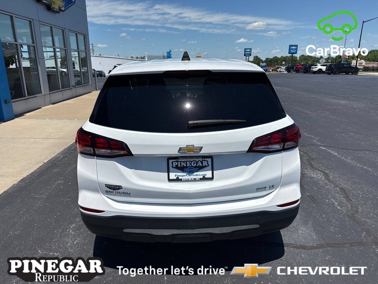 2024 Chevrolet Equinox LT - Photo 11
