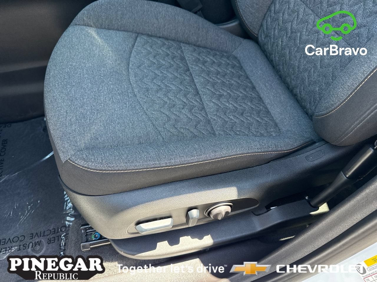 2024 Chevrolet Equinox LT - Photo 18