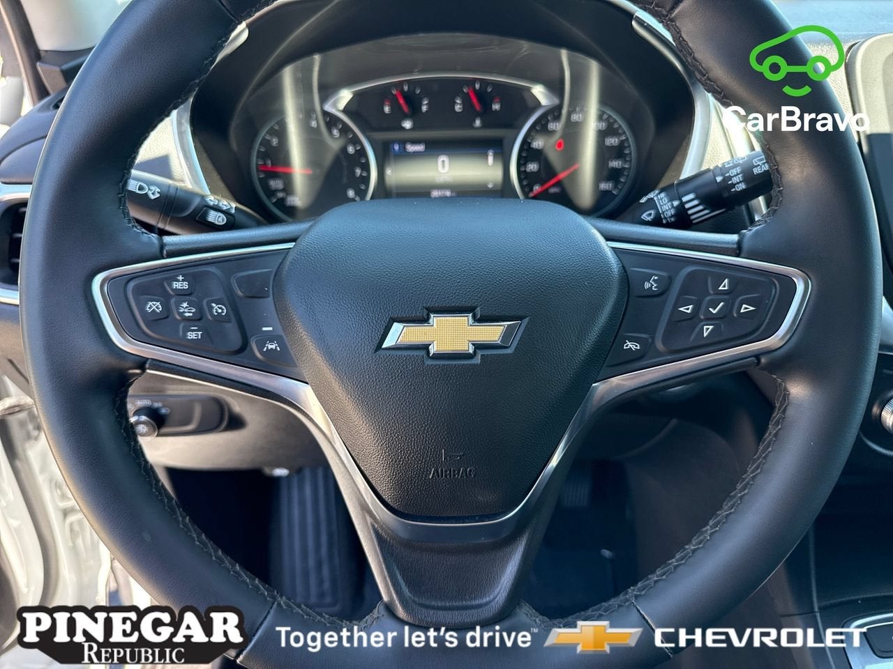 2024 Chevrolet Equinox LT - Photo 19