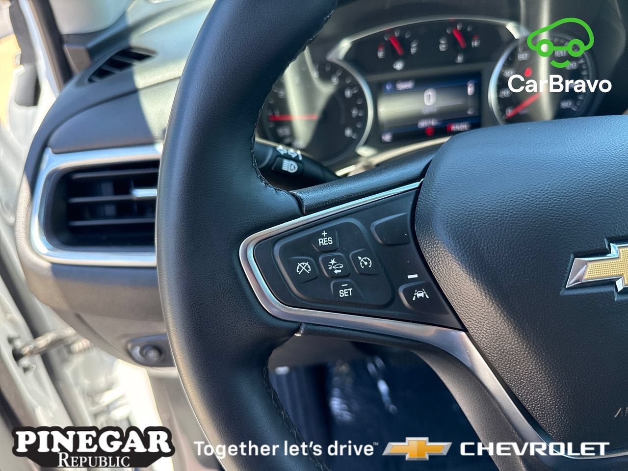 2024 Chevrolet Equinox LT - Photo 20