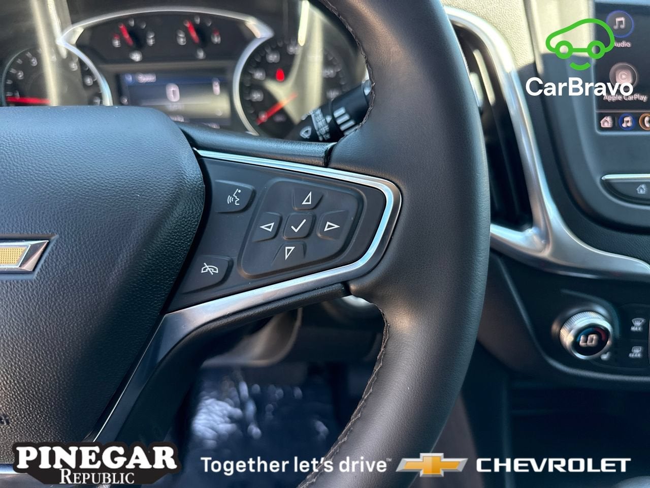 2024 Chevrolet Equinox LT - Photo 21