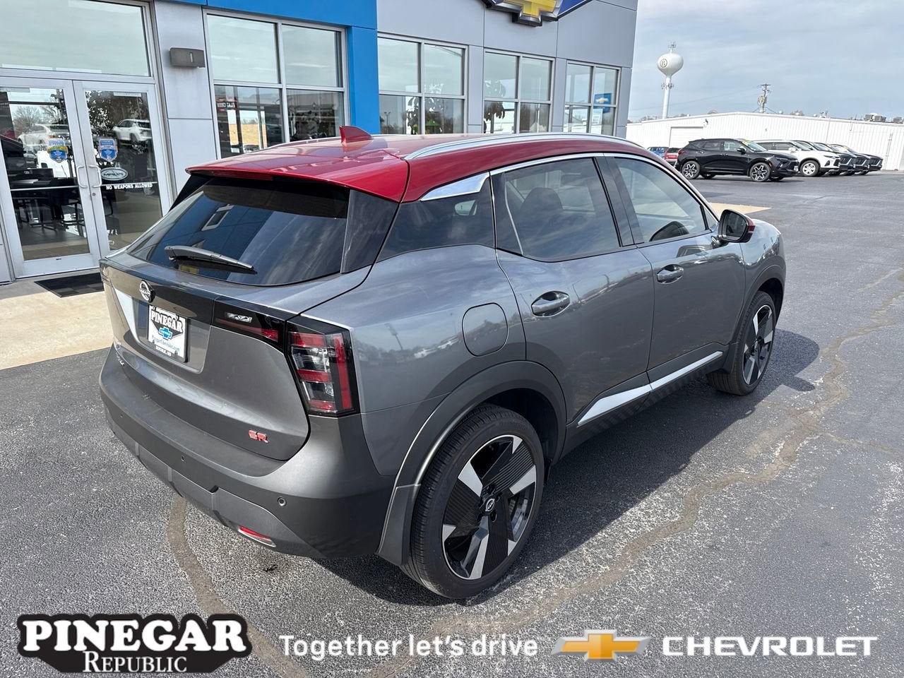 2025 Nissan Kicks SR