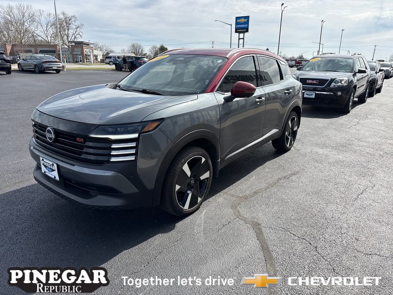 2025 Nissan Kicks SR