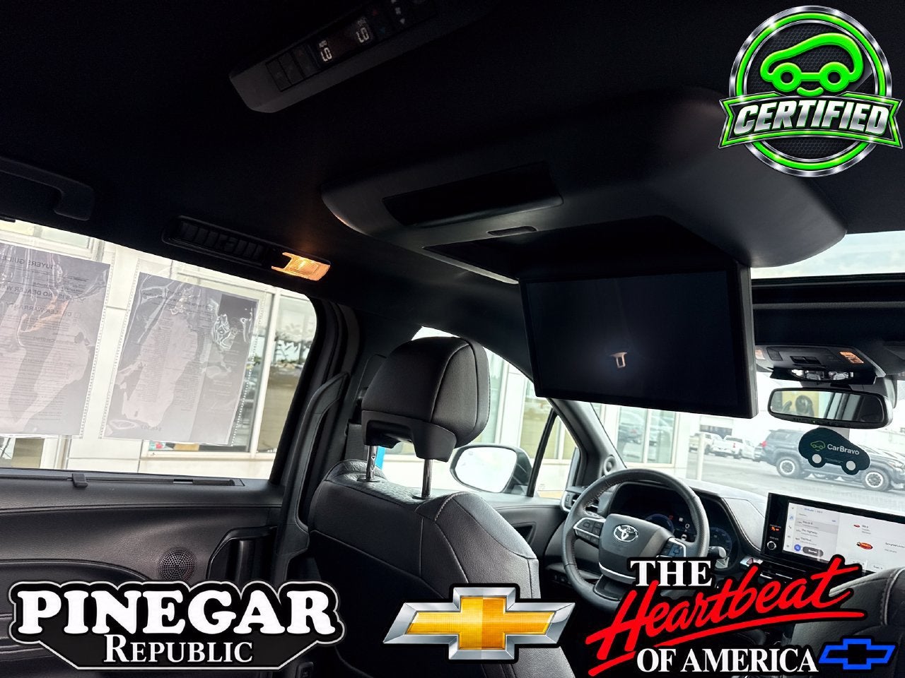 2025 Toyota Sienna Woodland Edition