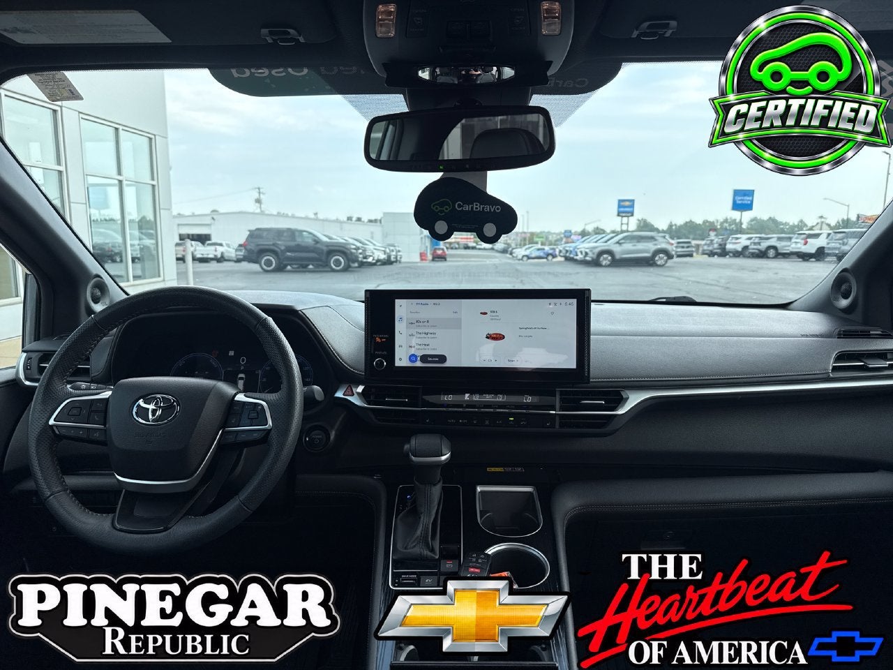 2025 Toyota Sienna Woodland Edition