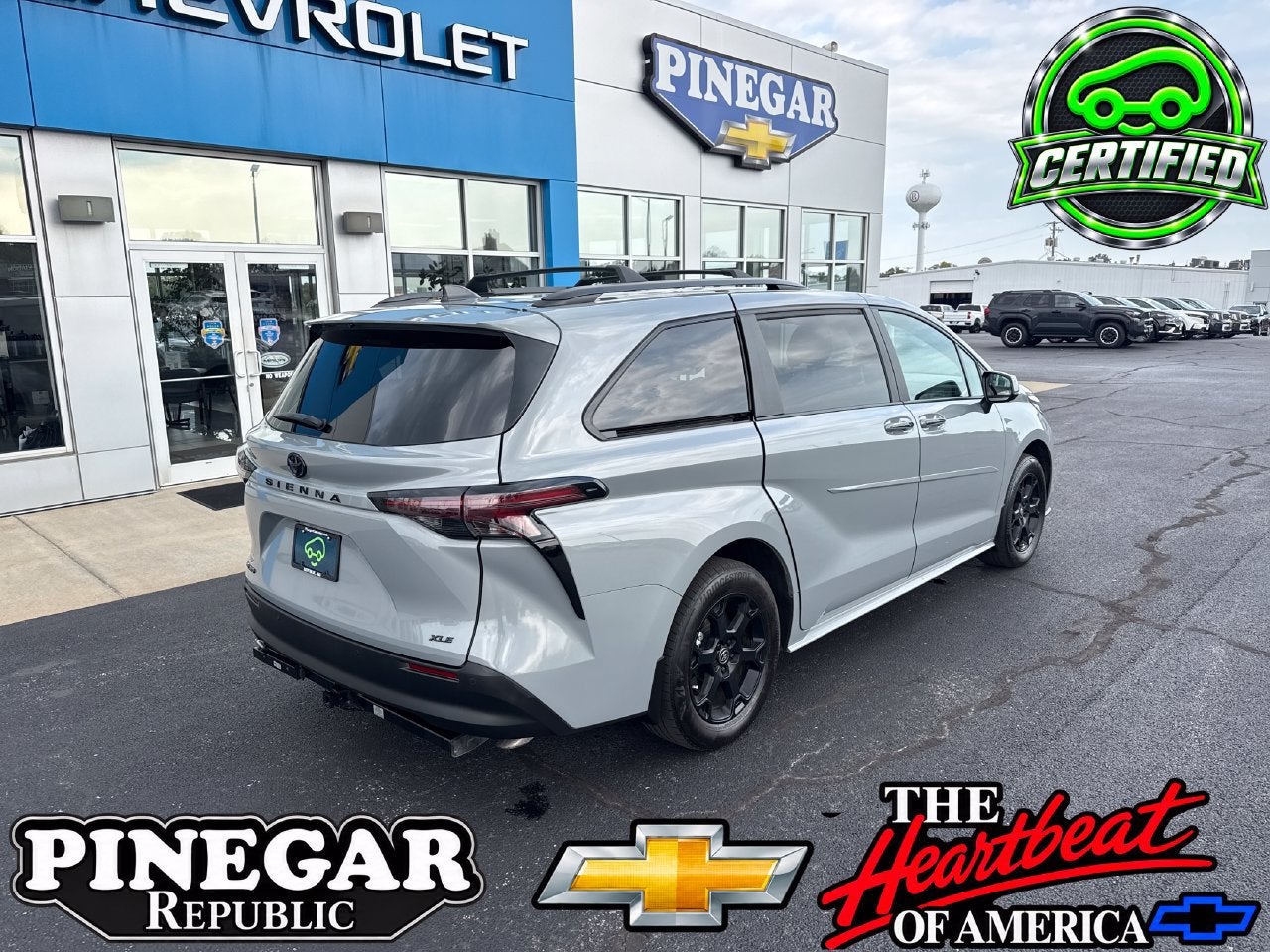 2025 Toyota Sienna Woodland Edition