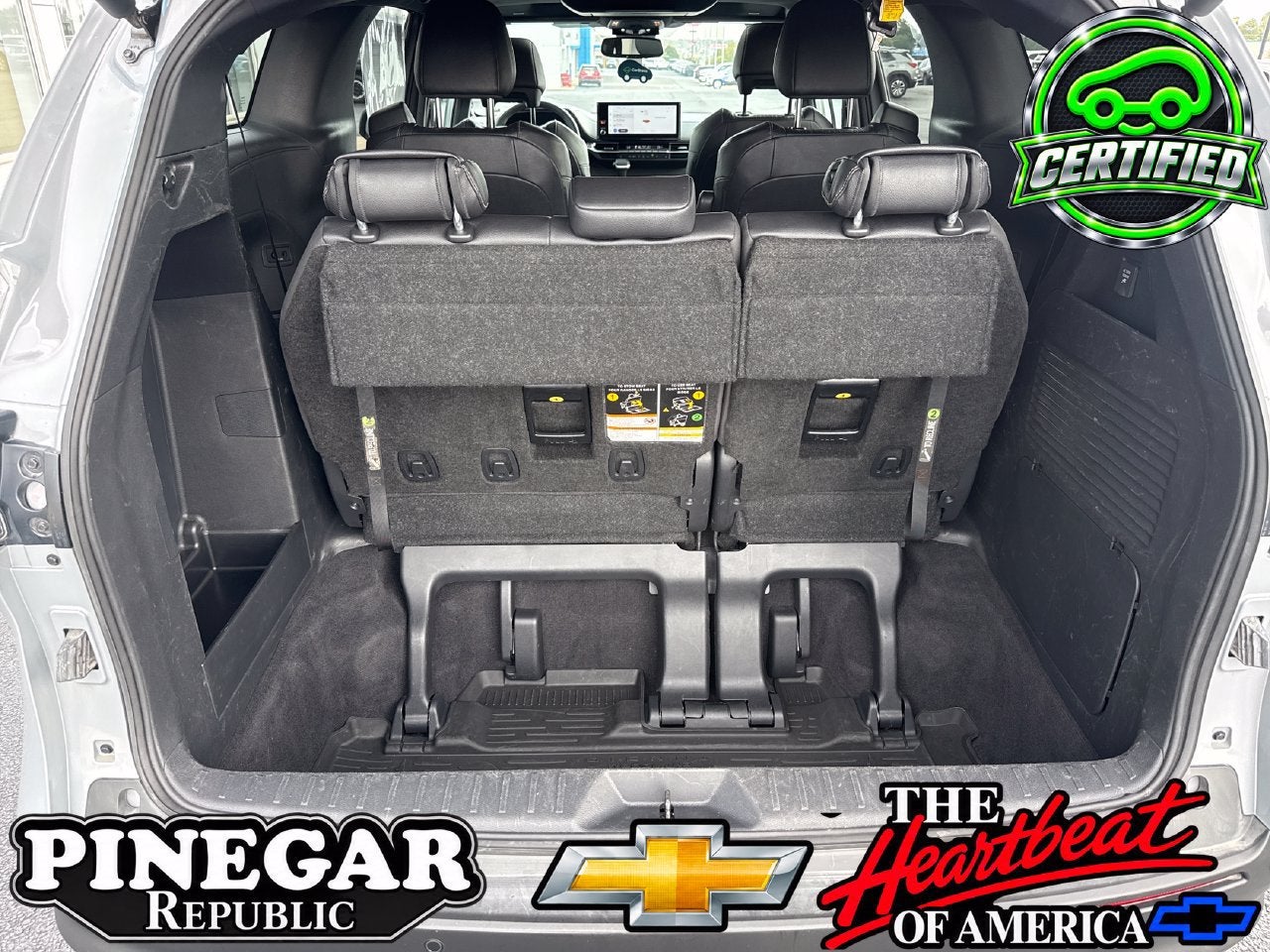 2025 Toyota Sienna Woodland Edition