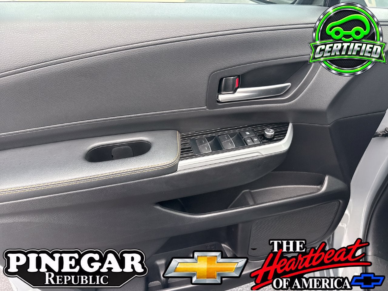 2025 Toyota Sienna Woodland Edition