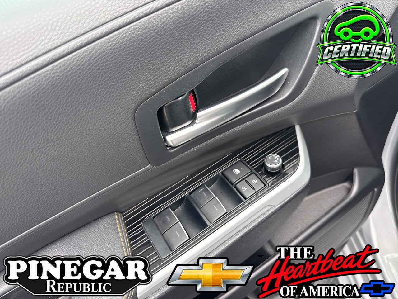 2025 Toyota Sienna Woodland Edition