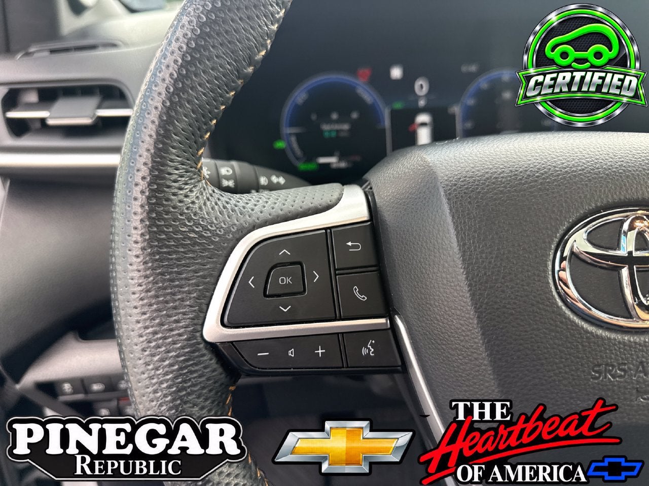 2025 Toyota Sienna Woodland Edition