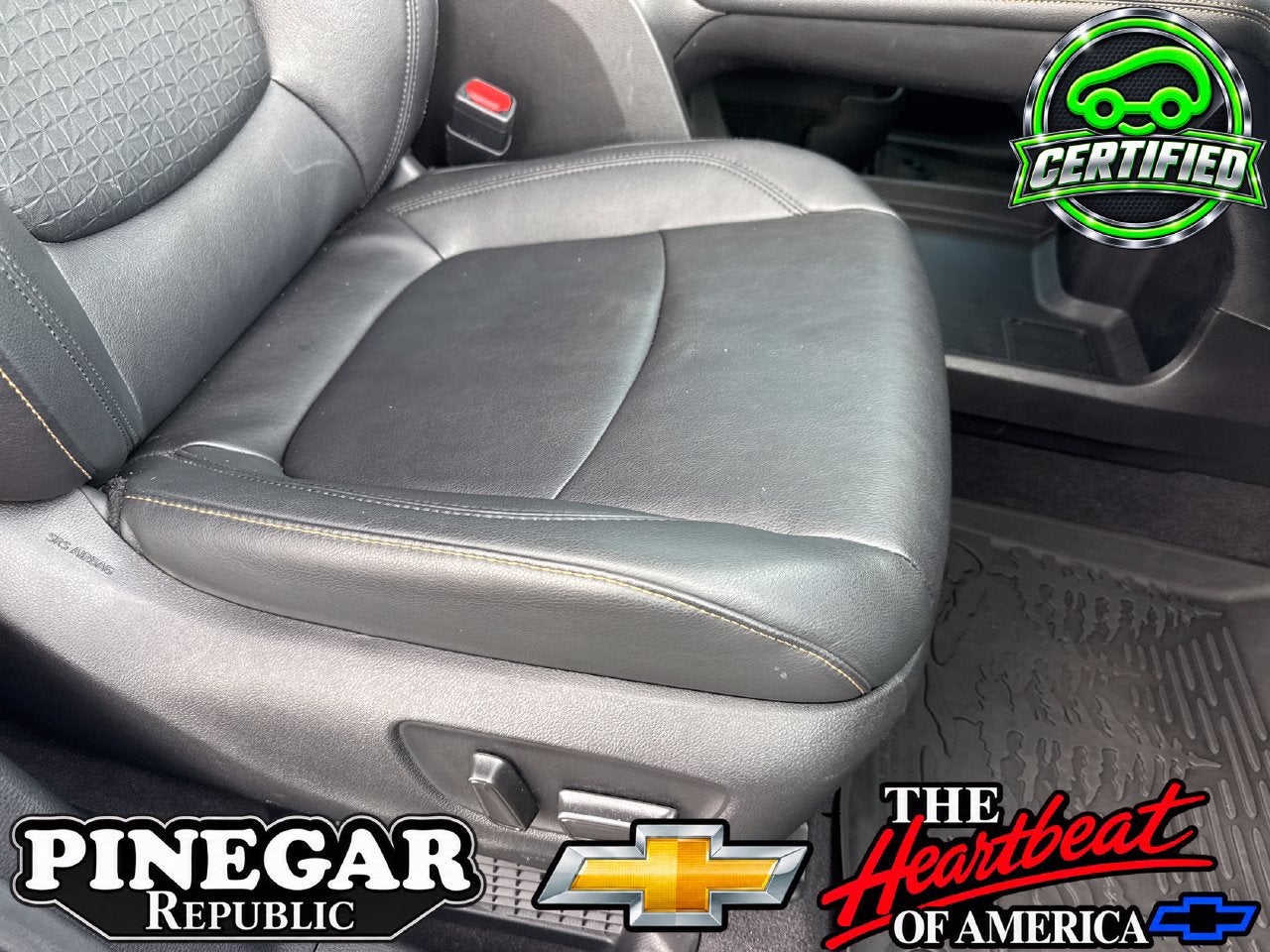 2025 Toyota Sienna Woodland Edition