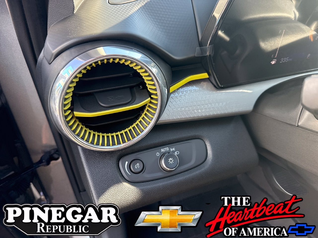 2026 Chevrolet Trax LT - Photo 19