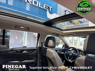 2018 Buick Regal TourX Essence