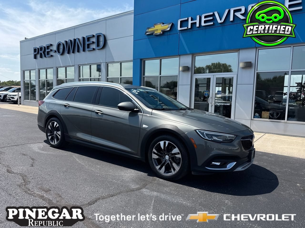 2018 Buick Regal TourX Essence