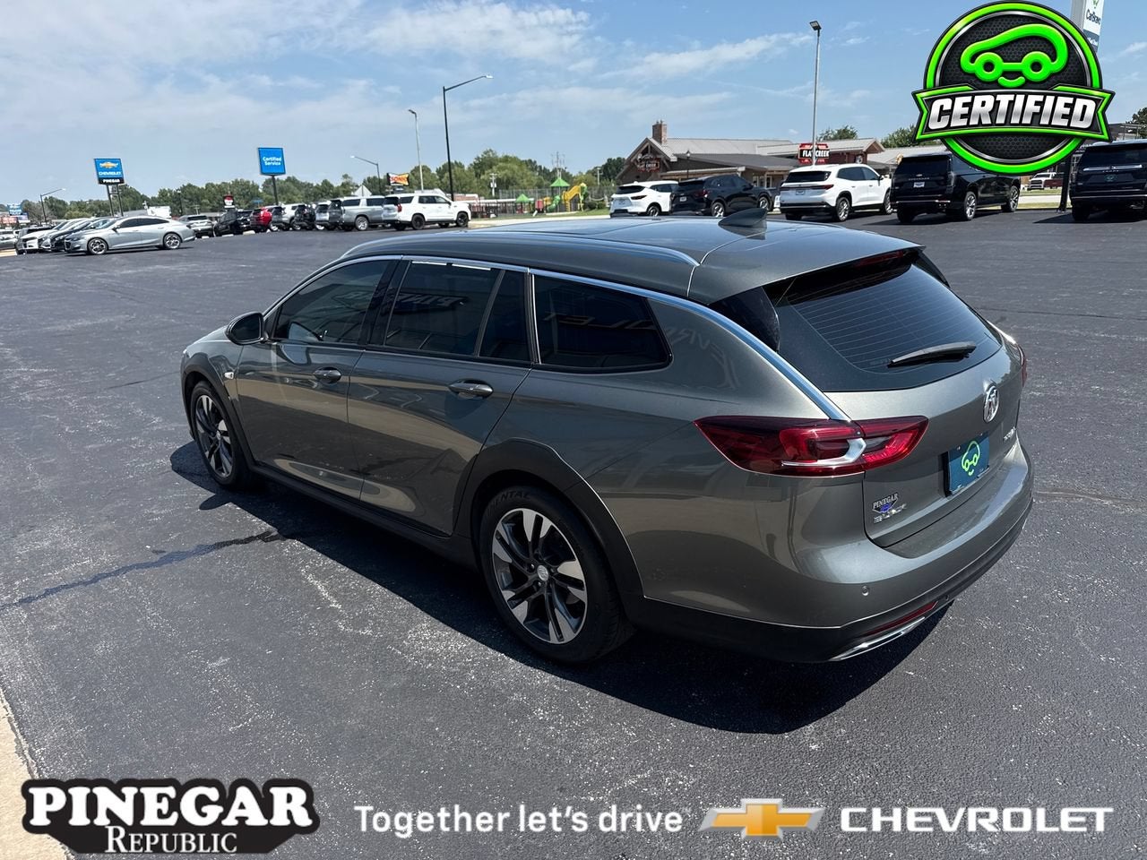 2018 Buick Regal TourX Essence
