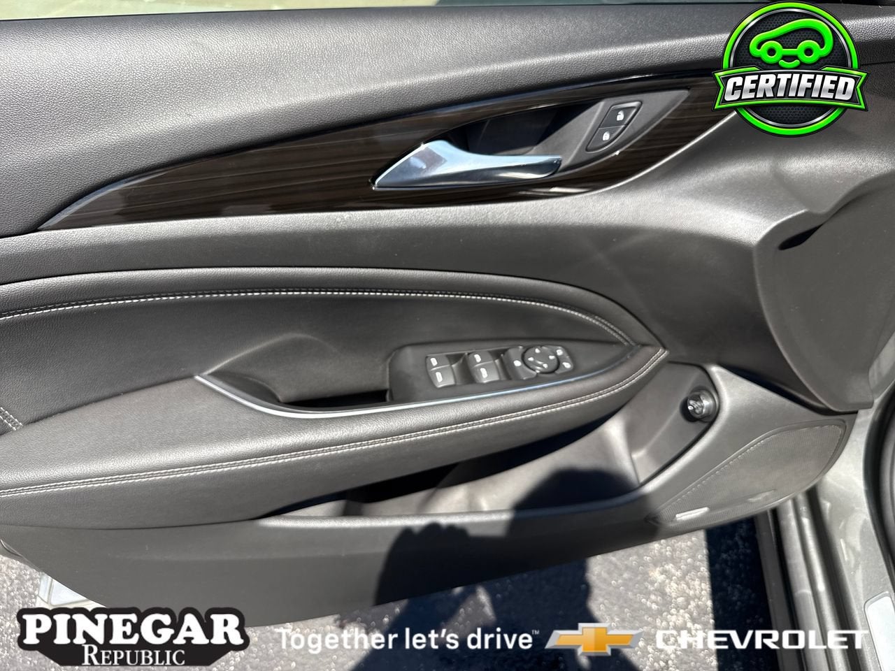 2018 Buick Regal TourX Essence