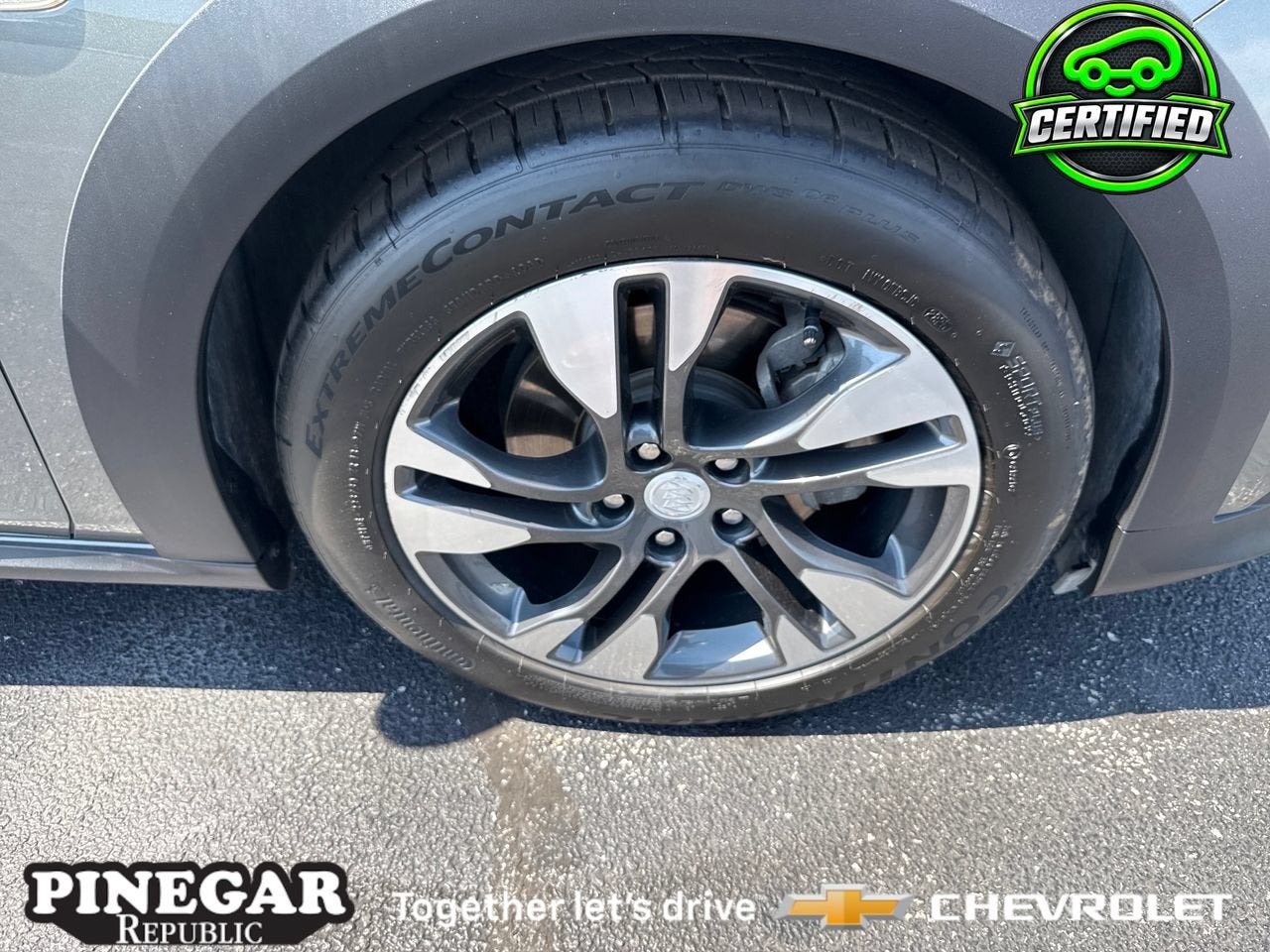 2018 Buick Regal TourX Essence