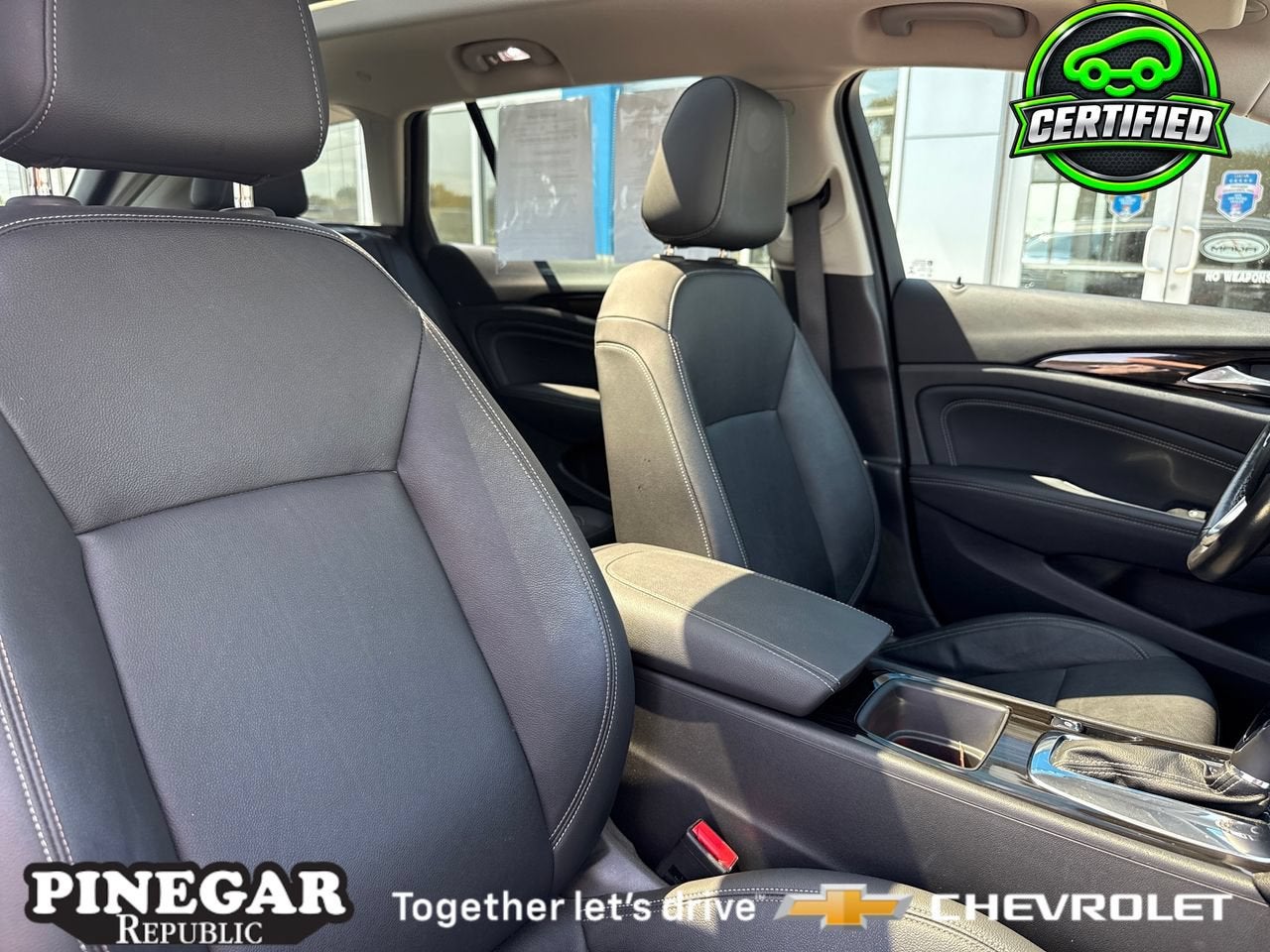 2018 Buick Regal TourX Essence
